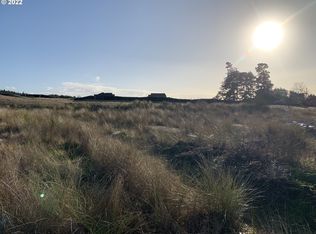 2060 Roosevelt Loop, North Bend, OR 97459