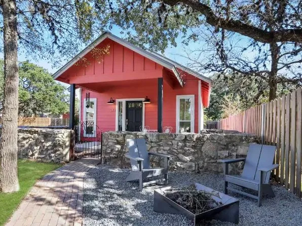 241 Haydon St, Dripping Springs, TX 78620