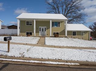 2350 Ernstmeyer Rd, Reedsburg, WI 53959