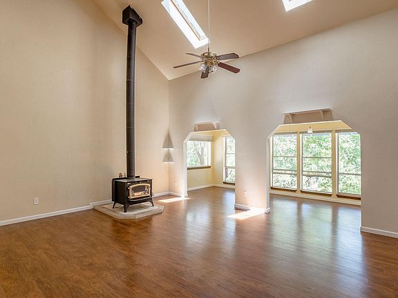 4th image of 20445 Misty Ln