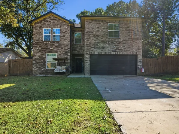 832 N Atkerson Ln, Euless, TX 76040