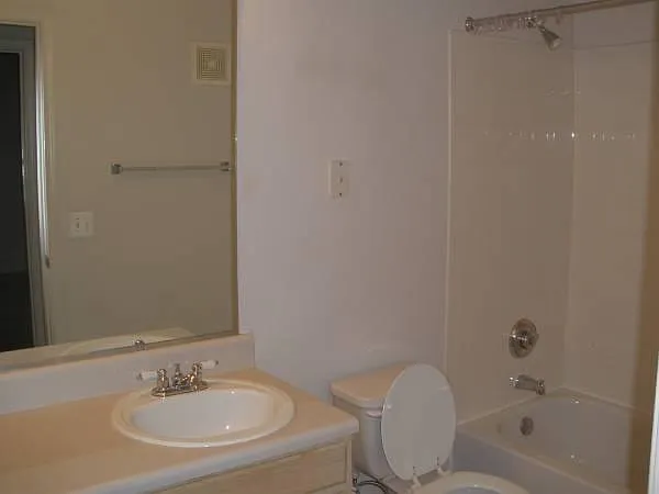 1601 Spring Gate Dr — Photo 15
