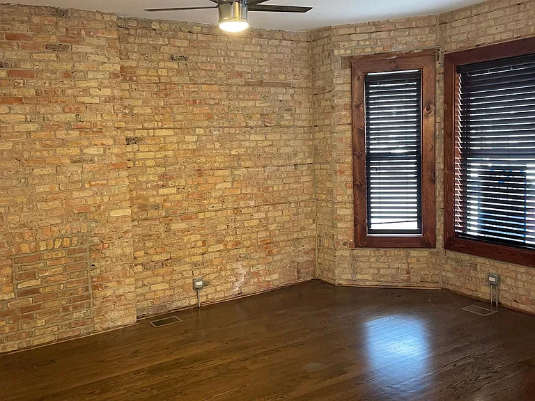 1756 W Montrose Ave #1 — Photo 5