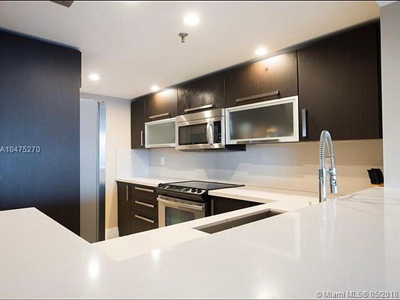 3rd image of 1717 N Bayshore Dr APT 2054