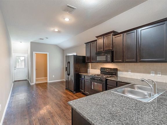 5th image of 3511 Goldleaf Trail Dr