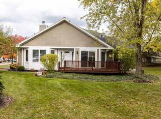 26 Waterford Cir, Rochester, NY 14618