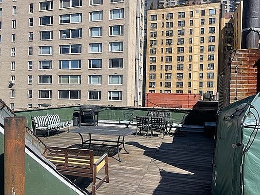 2nd image of 306 E 78th St APT 5B