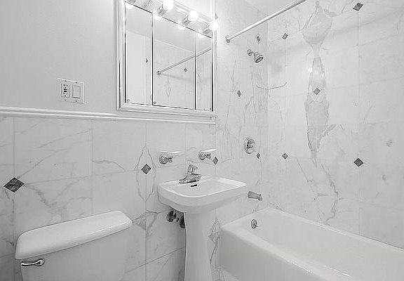 5th image of 156 E 64th St APT 4F