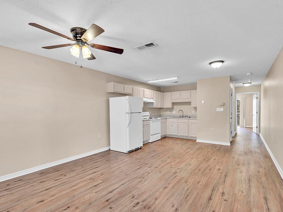 1st image of 770 Rockport Ct APT 8