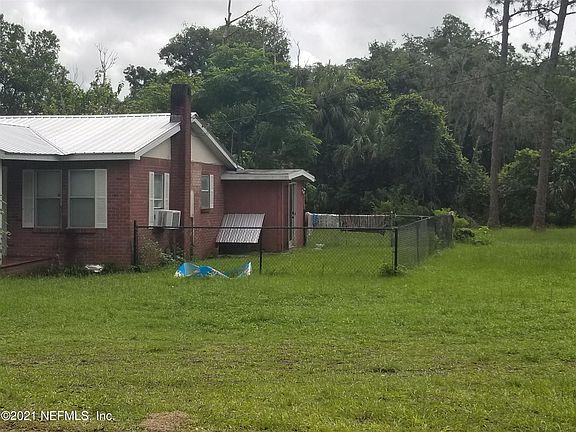 3rd image of 102 1st St