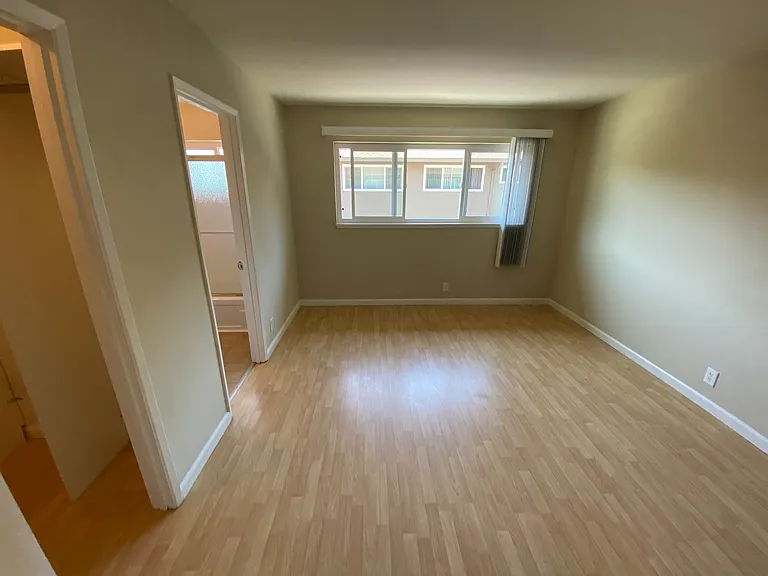 Farm Hill Apartments — Photo 6