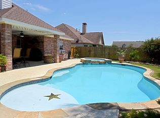 9722 Highland Pointe Dr, Needville, TX 77461