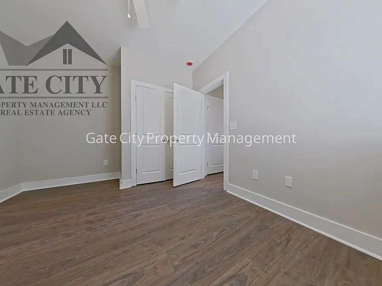 306 Oakwood St #A — Photo 5