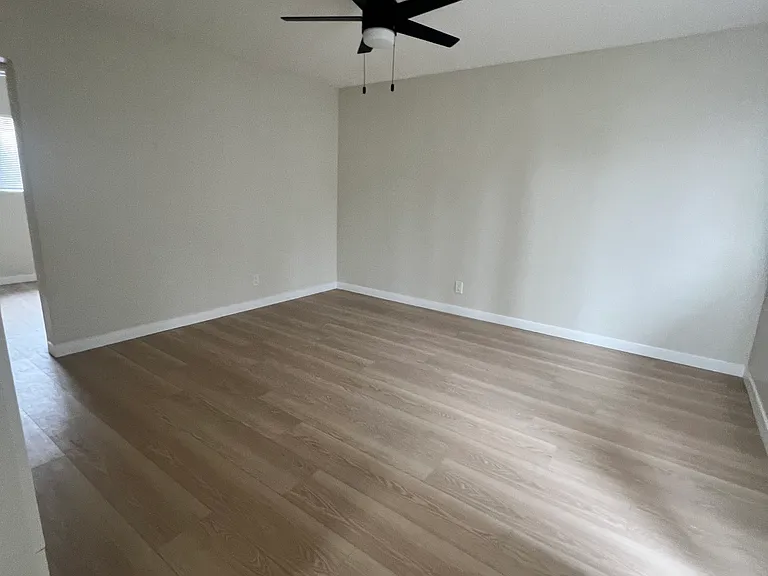 861 N Washington Pl #2 — Photo 2