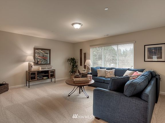5th image of 2715 Saga Court NE #72