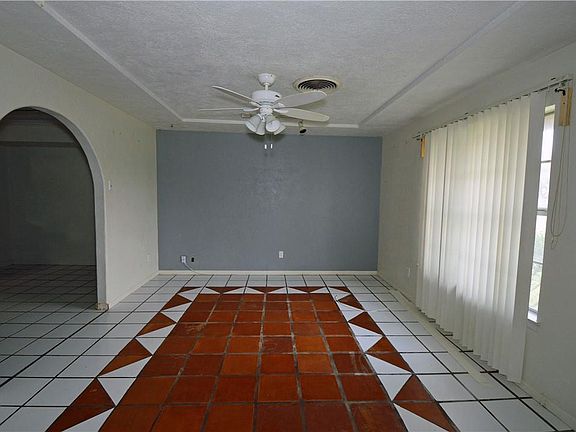 3rd image of 4001 Bahama Dr