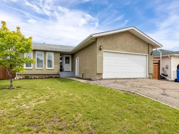 161 E Beaton Pl, Wood Buffalo, AB T9K 2B4