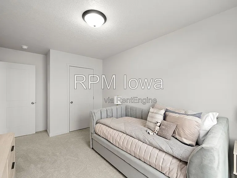 325 Freedom Way — Photo 6