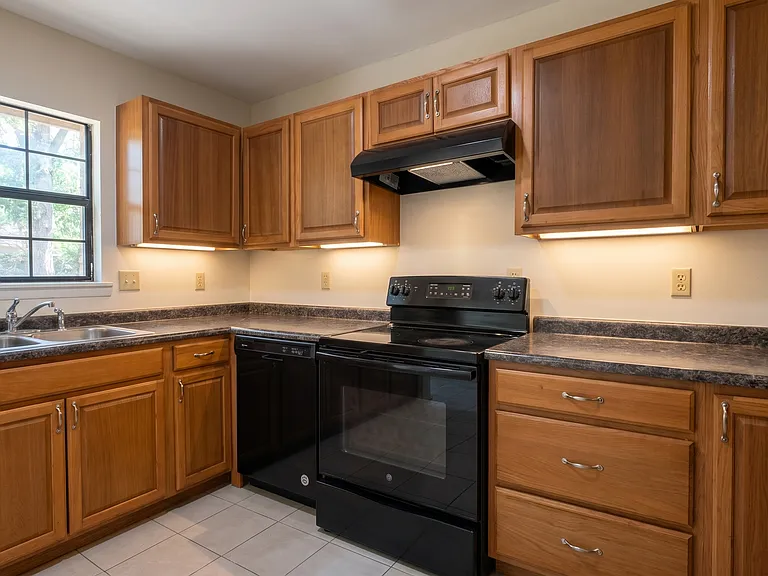 6 Oakwood Dr — Photo 16