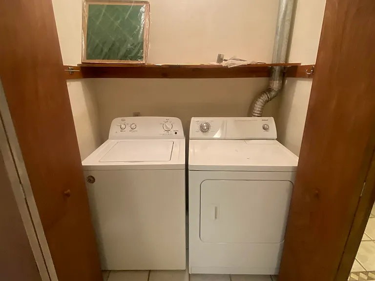 1102 Green Tree Ct #F — Photo 11
