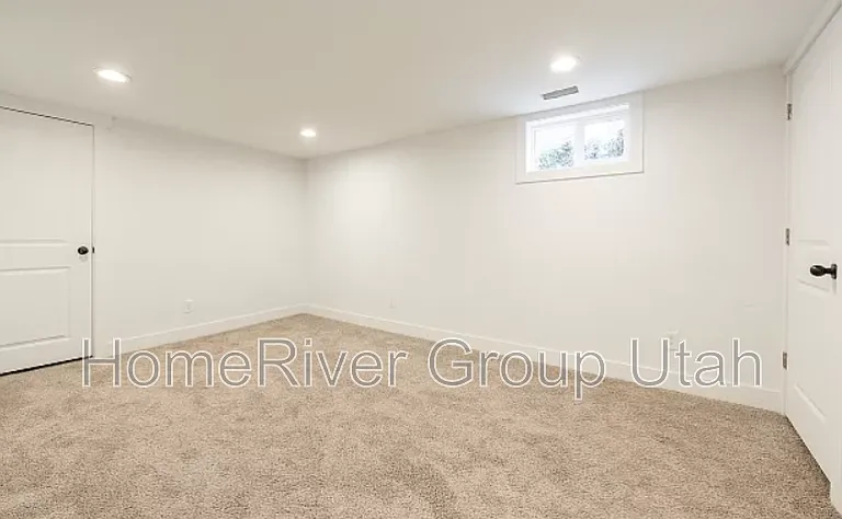 1626 E Downington Ave — Photo 27