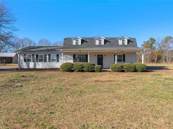 181 Peach Orchard Dr, Honea Path, SC 29654