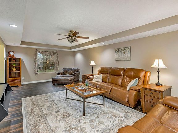 2nd image of 6272 Foxwood Ct