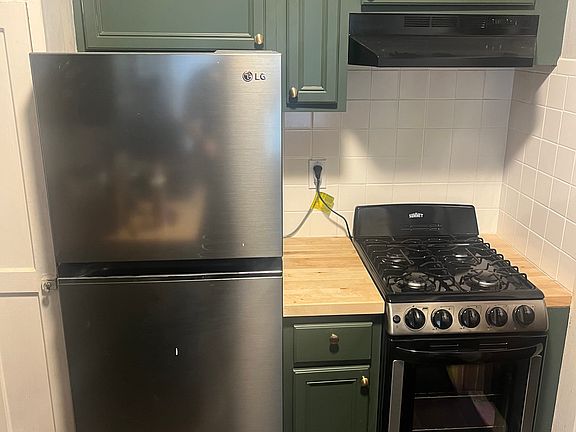4th image of 449 Richmond Ave #3