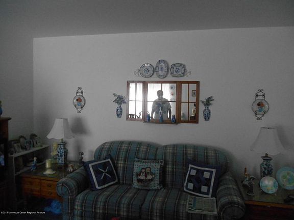 3rd image of 670A New Castle Ct #100A