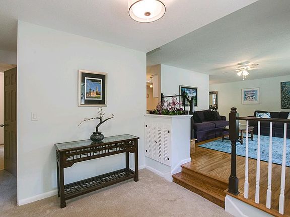 2nd image of 1617 Lamplight Dr