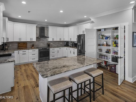 4th image of 1600 Starmont Trl