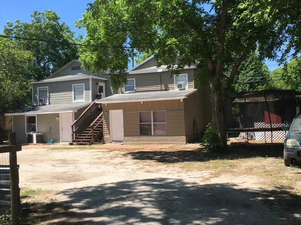 414 Morton Ave #B, Palacios, TX 77465