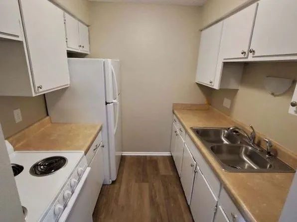 1426 1st Ave E APT 2D, Newton, IA 50208