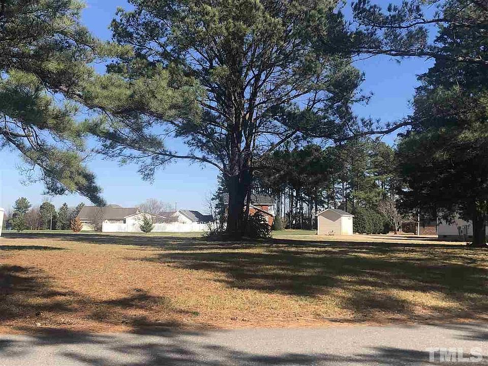 2nd image of 204 Winterlochen Dr