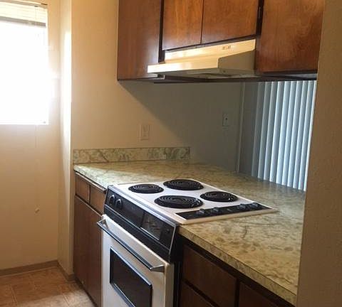 4th image of 101 SE Ely St APT B102