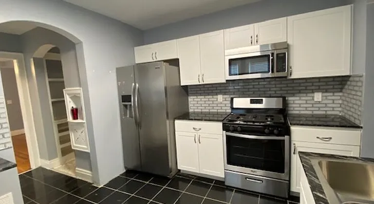 2411 E Genesee St #1 — Photo 10