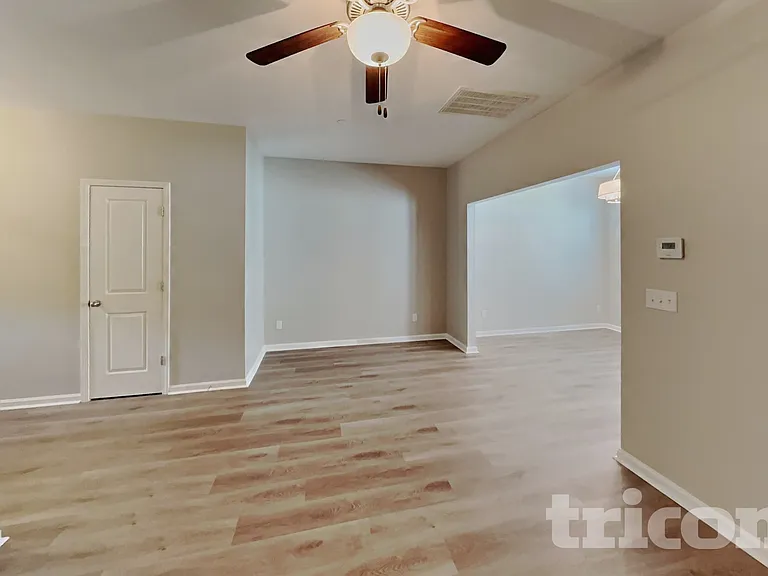 512 Hickory Leaf Ct — Photo 2
