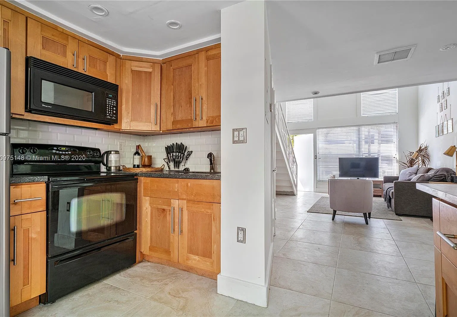 1 bed, 1.5 bath, 710 sqft, $2,800 — Photo 2
