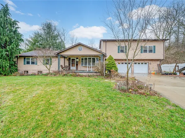 123 Hooks Ln, Canonsburg, PA 15317