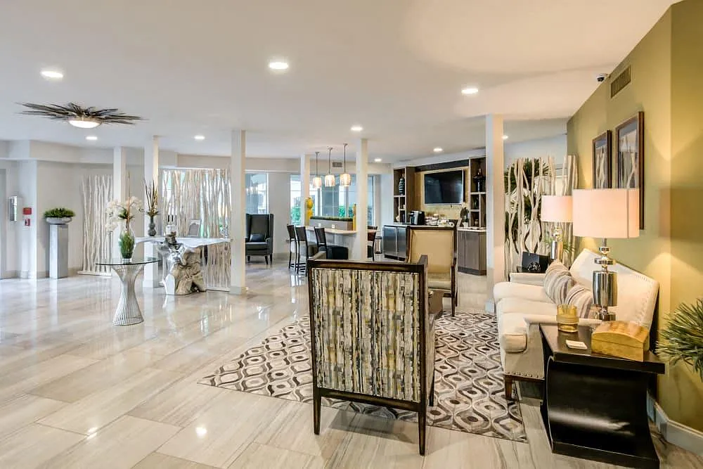 Meridian Luxury Apartment Homes — Photo 2