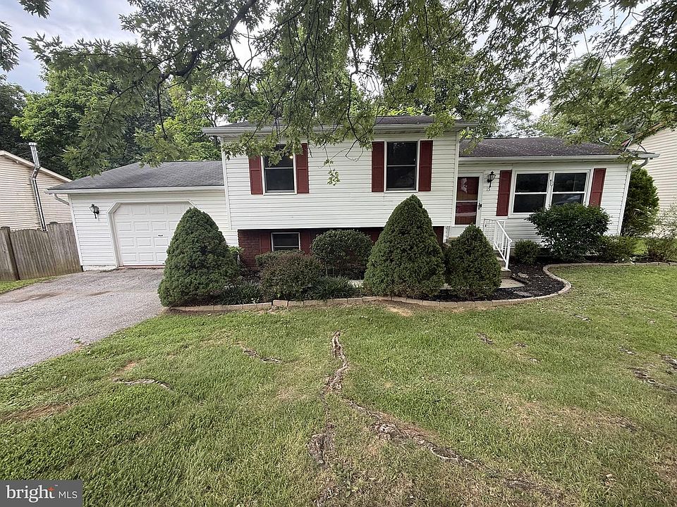 1st image of 15 Loop Dr