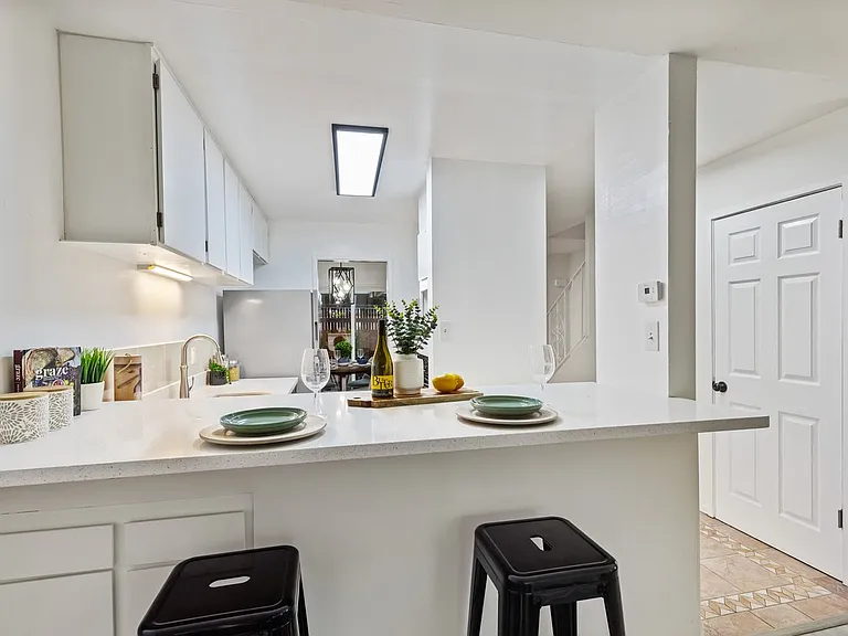 1470 Creekside Dr #17 — Photo 8