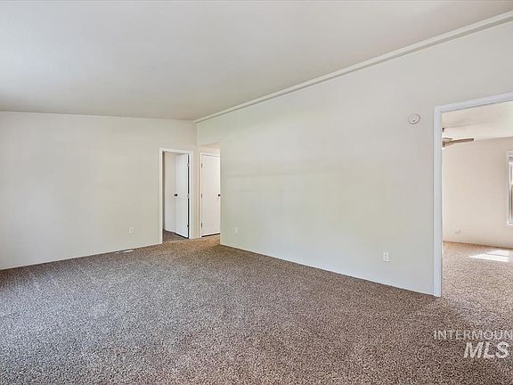 5th image of 830 N 3rd St E