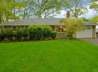 580 Luptons Point Rd, Mattituck, NY 11952
