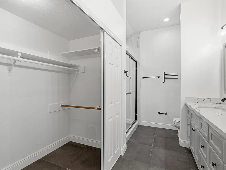 7815 Royan Dr — Photo 18