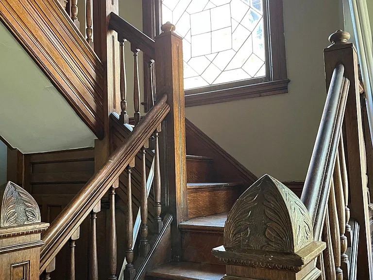 142 Cottage St #2 — Photo 4