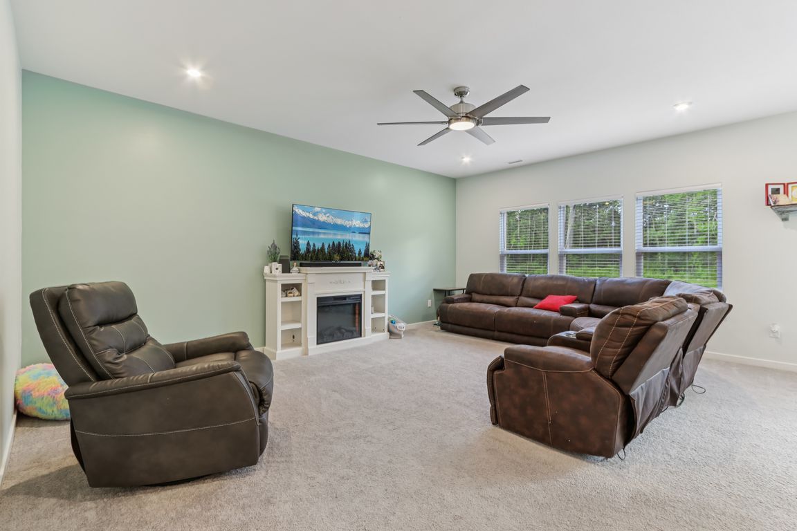 Cyprian Way-S2906-005.jpg