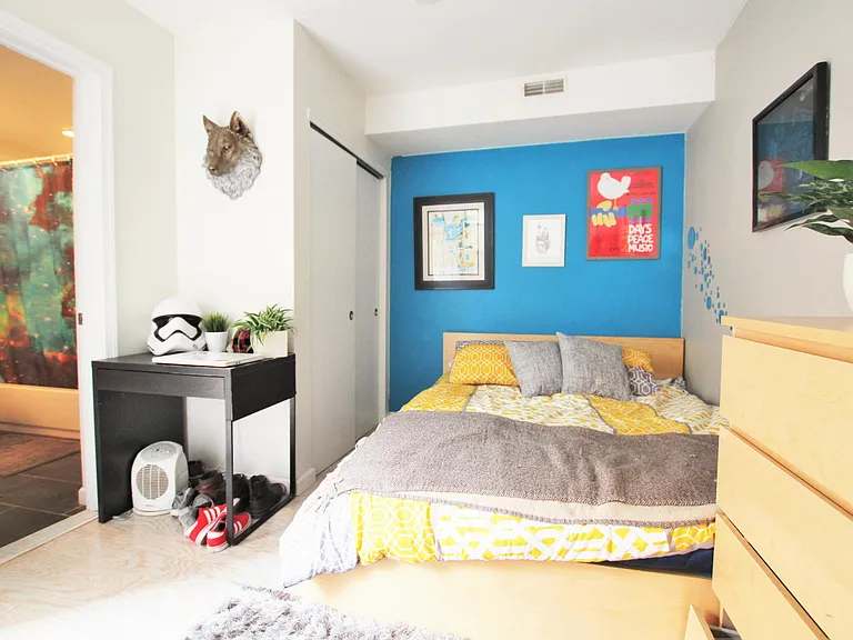 1627 Wallace St #1R — Photo 8