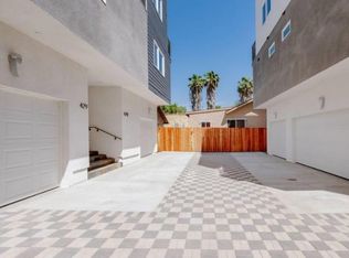 429 N Heliotrope Dr, Los Angeles, CA 90004