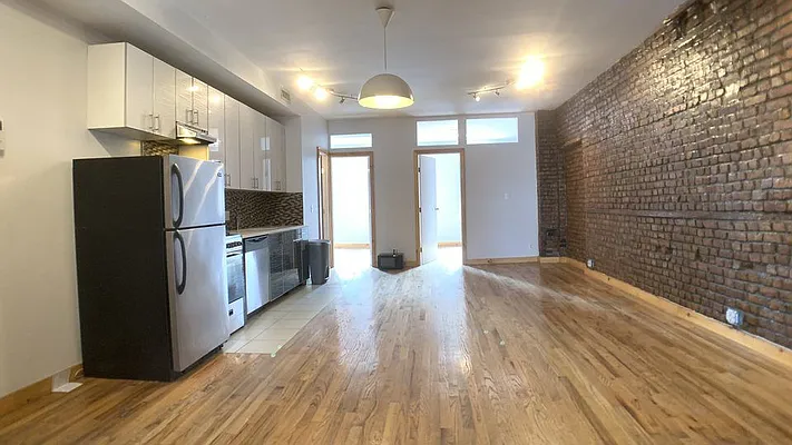 Rented by Nooklyn NYC LLC | media 22